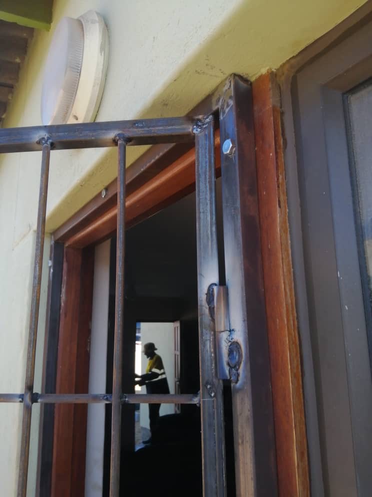 Metal gate fabrication
