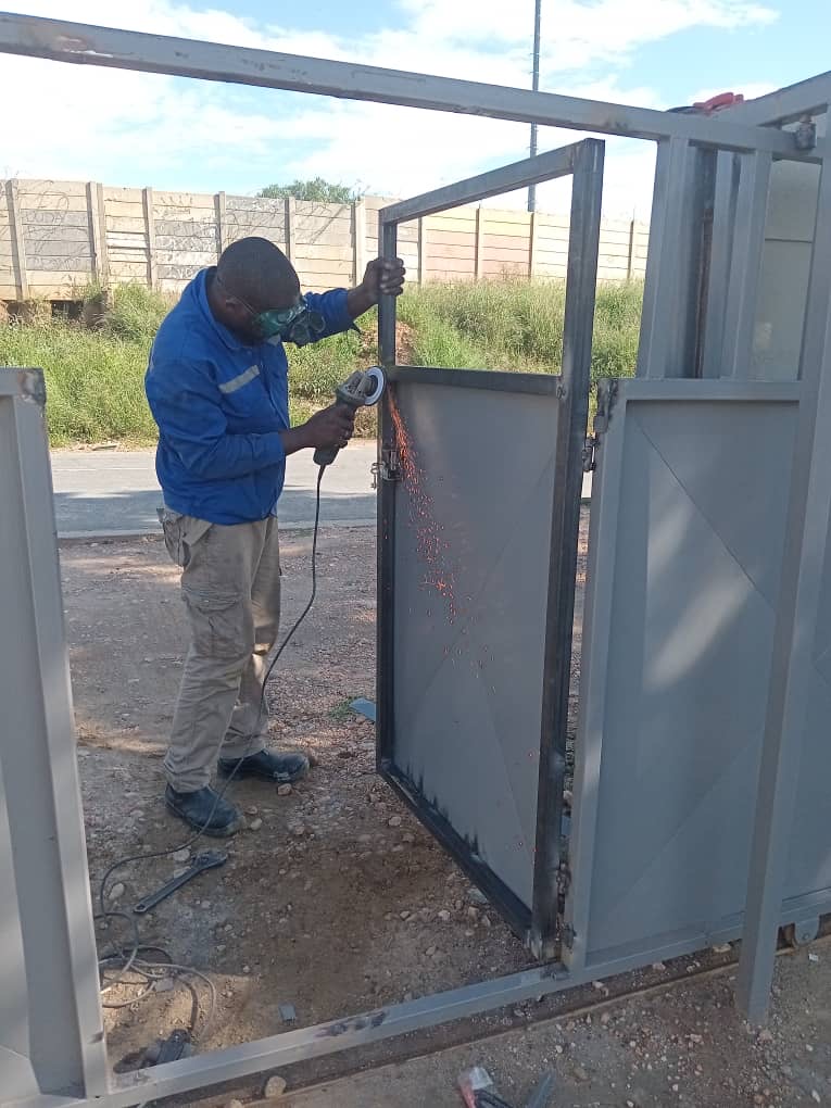 Metal gate repair